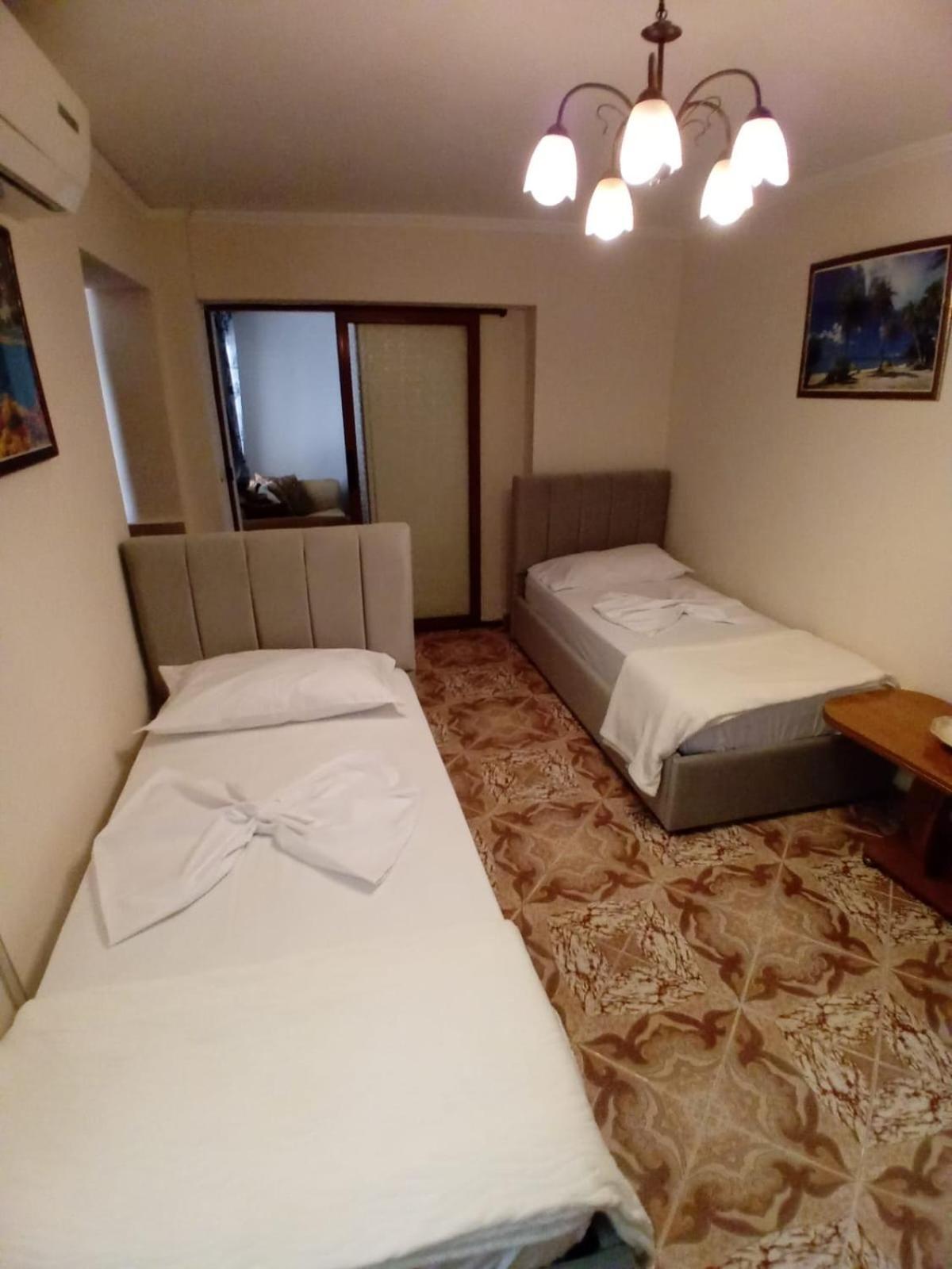 Gogo'S Sea Side Apartment Sarandë Exteriör bild